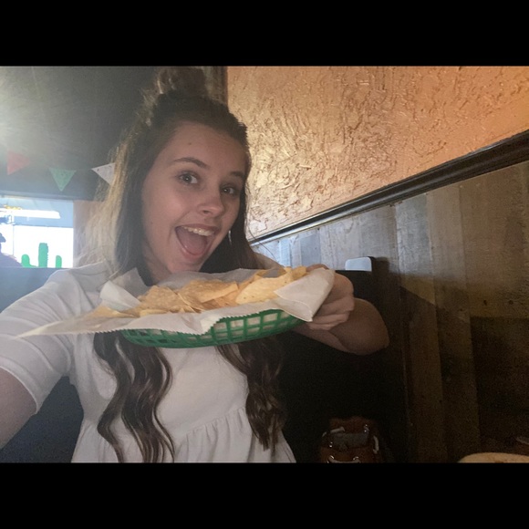 Meet your Posher, Anna - Picture 1 of 1